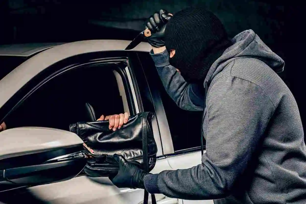 وکیل سرقت در شیراز